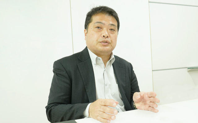 WOOMSスタッフインタビュー-インフラ構築・運用力-【小田急電鉄 猪口 忠明】